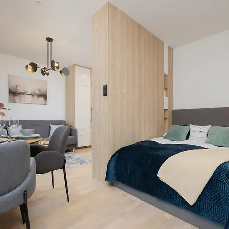 Luxury Mennica By Renters Prestige * Varsovia